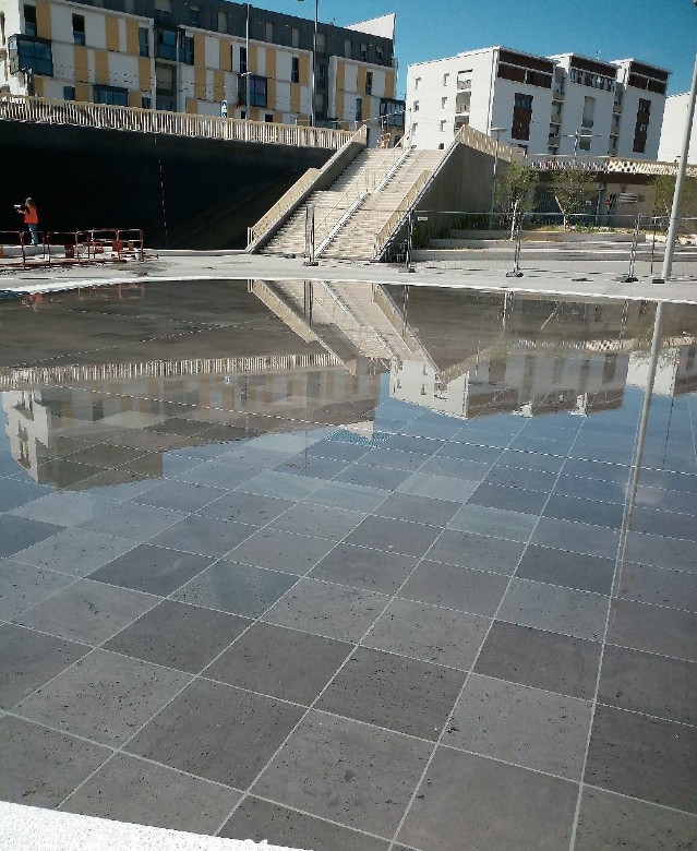 Place des Carmes Dechaux à Clermont-Ferrand