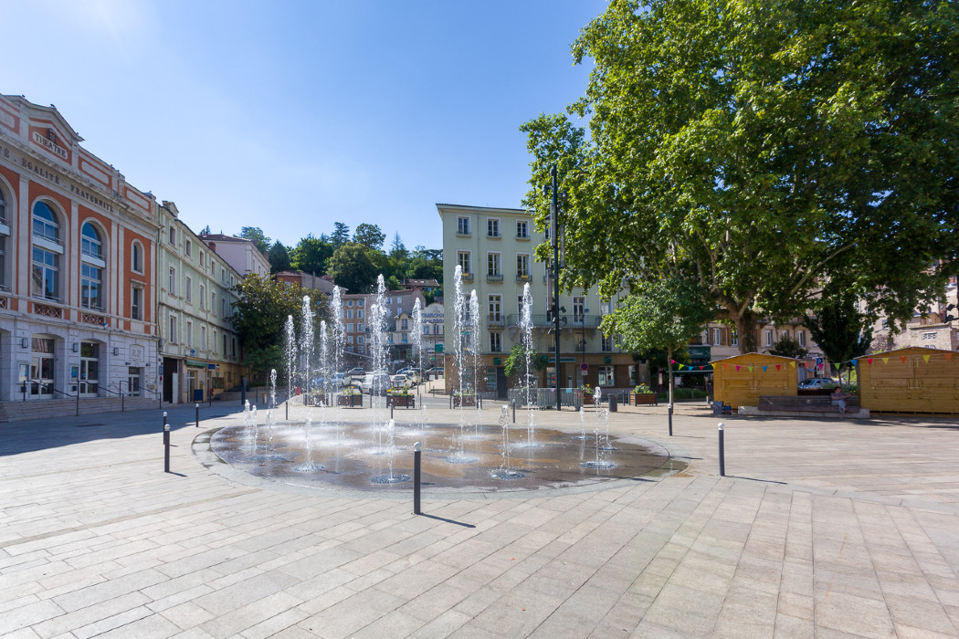 Fontaine sèche dynamique avec éclairage de la place des Cordeliers 2