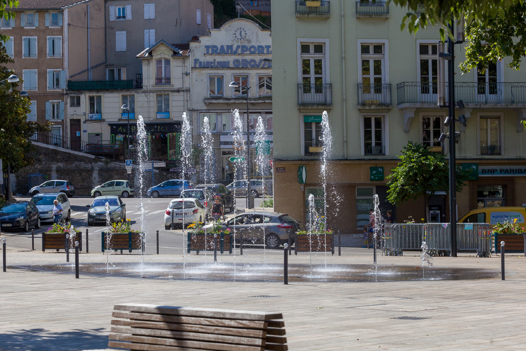 Fontaine sèche dynamique avec éclairage de la place des Cordeliers 3
