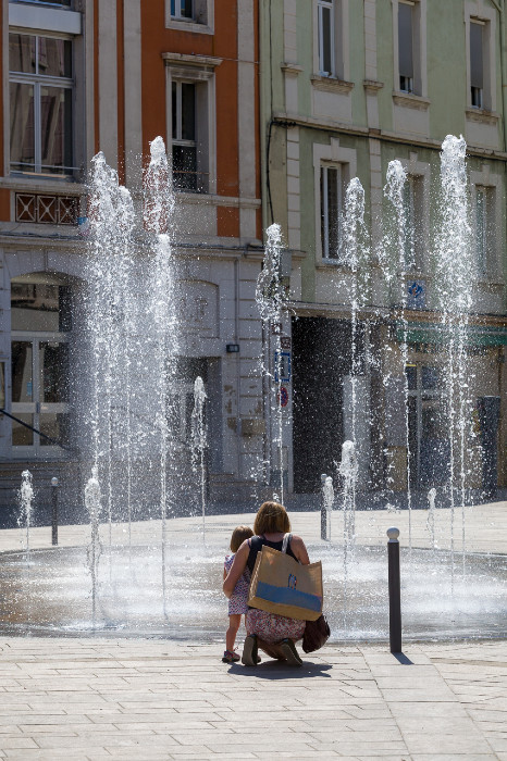 Fontaine sèche dynamique avec éclairage de la place des Cordeliers 5