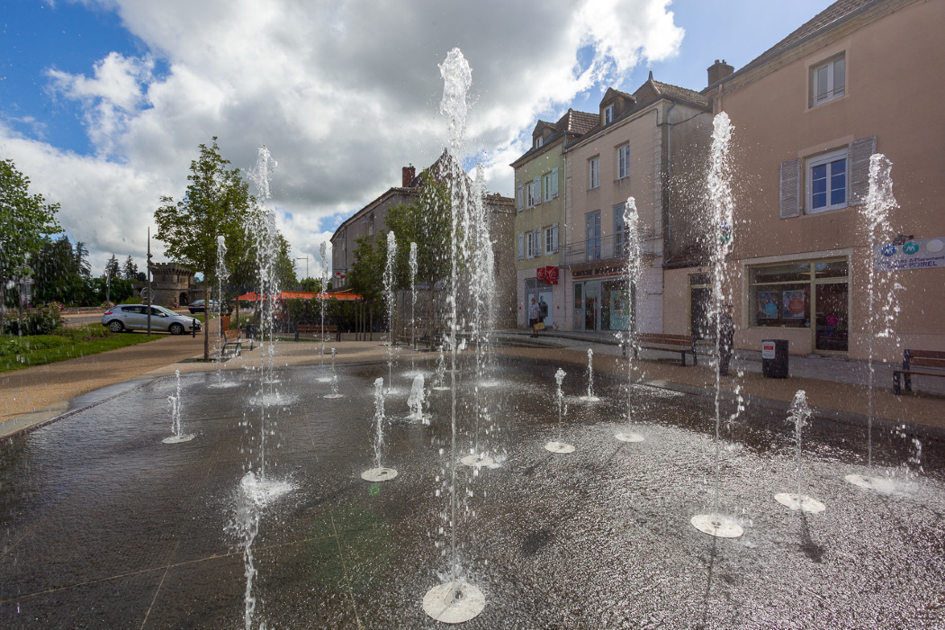 Fontaine sèche dynamique avec éclairage de la place des Fossés 5