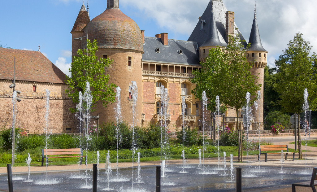 Fontaine sèche dynamique avec éclairage de la place des Fossés