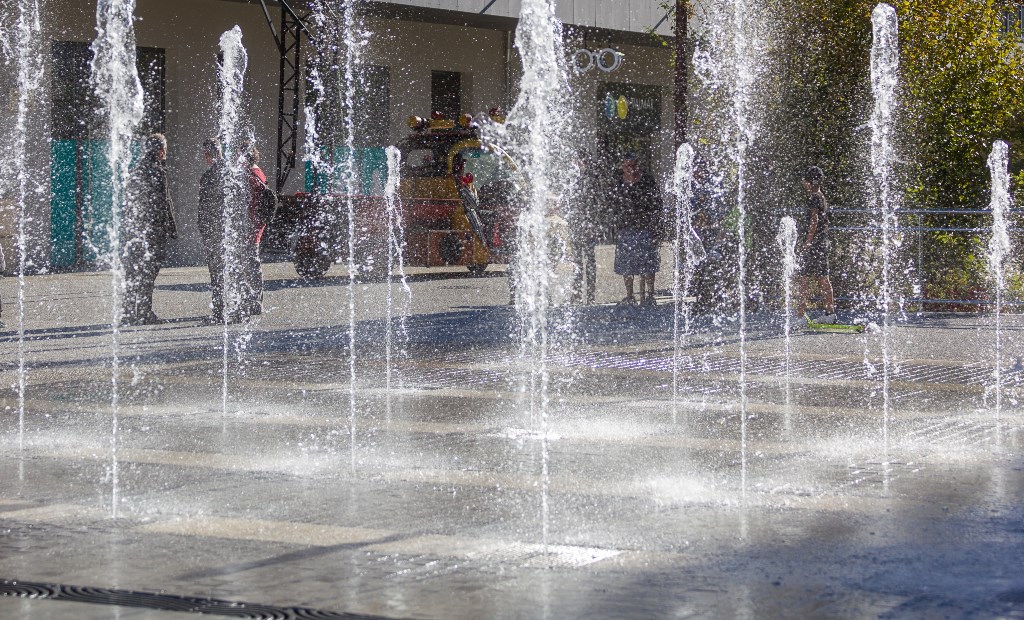 Fontaine place de l'Hôtel de Ville -  ZAC Valmar